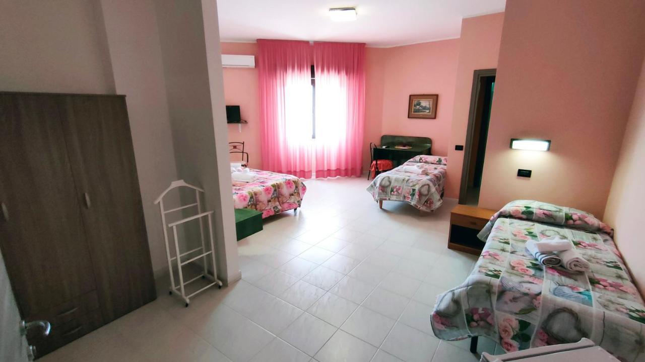 Hotel Mater Mediterranea Senorbi Bagian luar foto