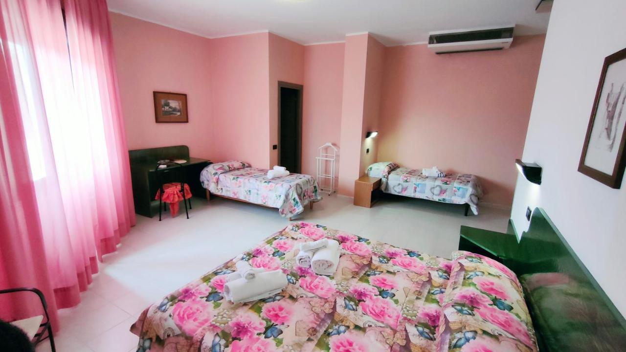 Hotel Mater Mediterranea Senorbi Bagian luar foto