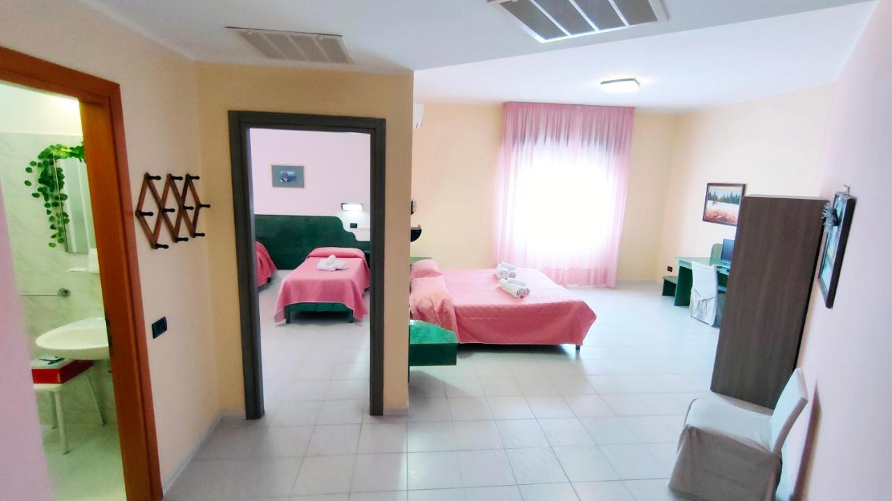 Hotel Mater Mediterranea Senorbi Bagian luar foto