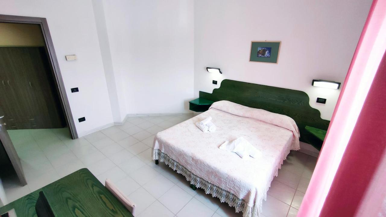 Hotel Mater Mediterranea Senorbi Bagian luar foto