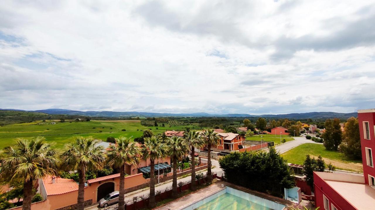 Hotel Mater Mediterranea Senorbi Bagian luar foto