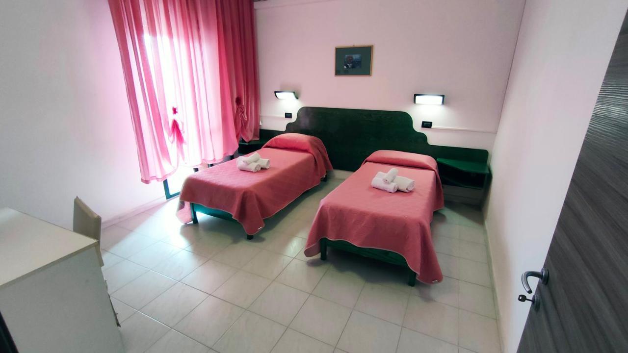 Hotel Mater Mediterranea Senorbi Bagian luar foto