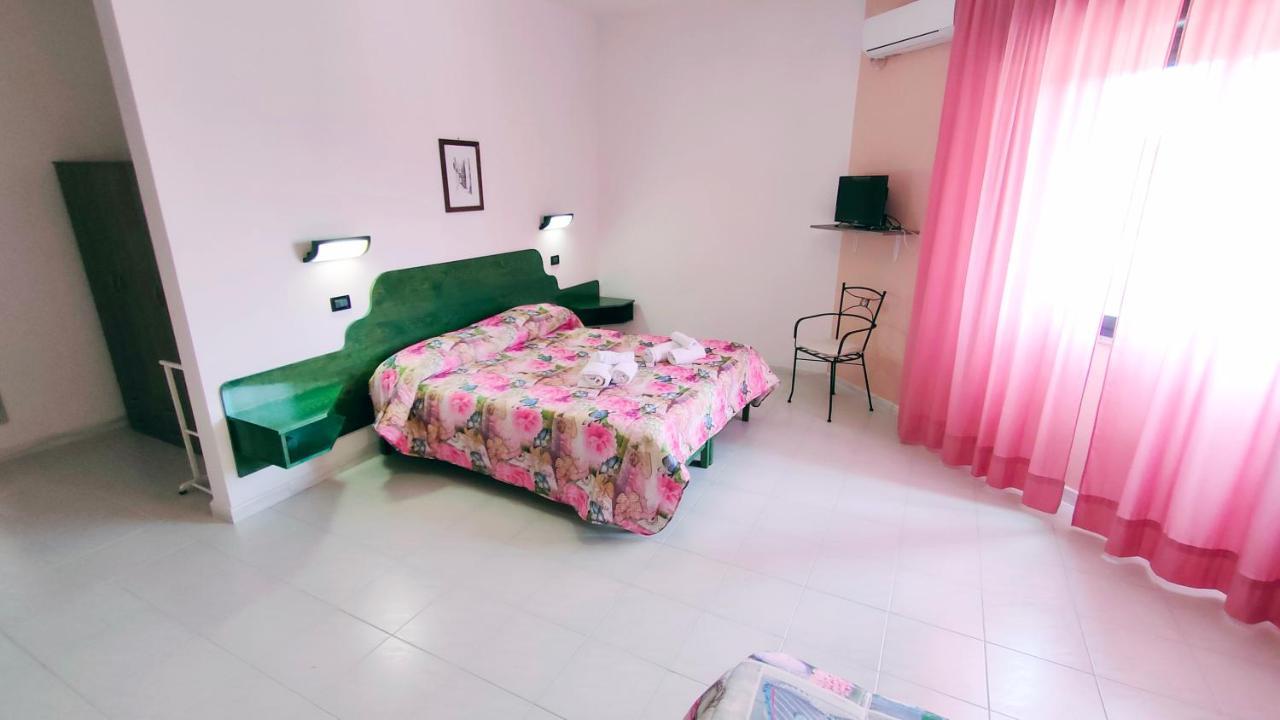 Hotel Mater Mediterranea Senorbi Bagian luar foto